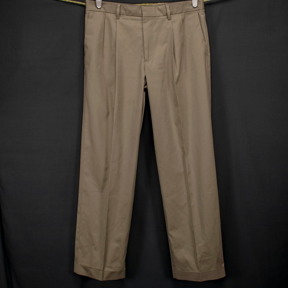 Dockers Beige Khaki Pants Sz 34 X 32 Classic Fit